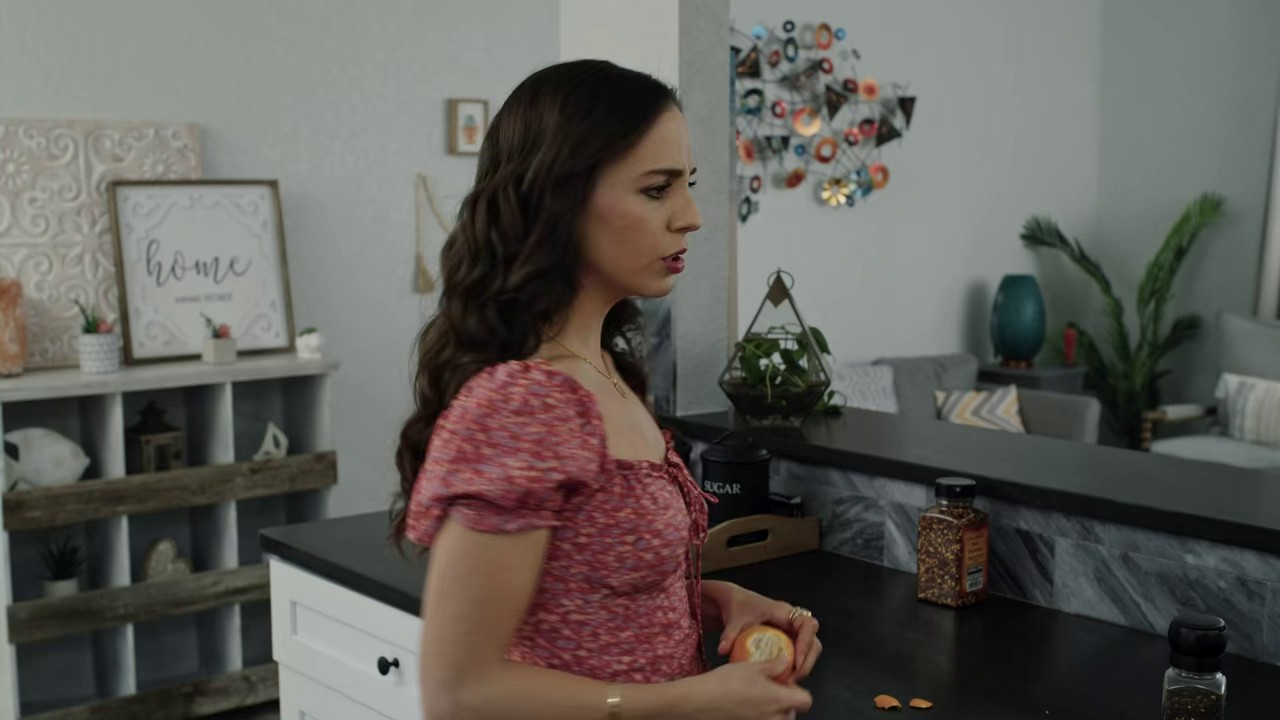 Love's Playlist (2023) AMZN WEB-DL Hindi + English 720p HEVC DDP 2.0 ESub CineVood.mkv.0002